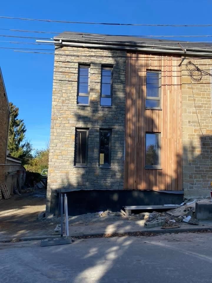 Façade avec menuiseries neuves