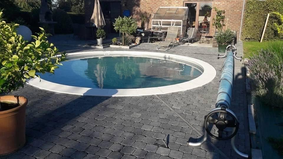 Piscine et margelles